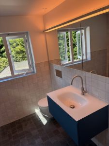 Contemporary shower room in Battledown, Cheltenham